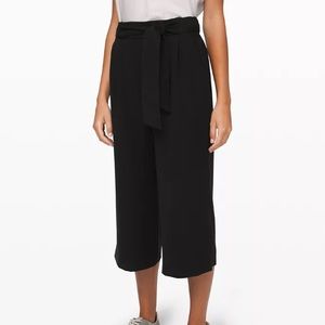 Lululemon noir crop pant